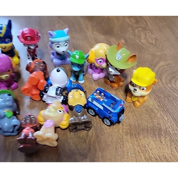 Cake topper Lot of PAW PATROL Action Figure Mini puppies dogs mixed lot - Picture 8 of 10
